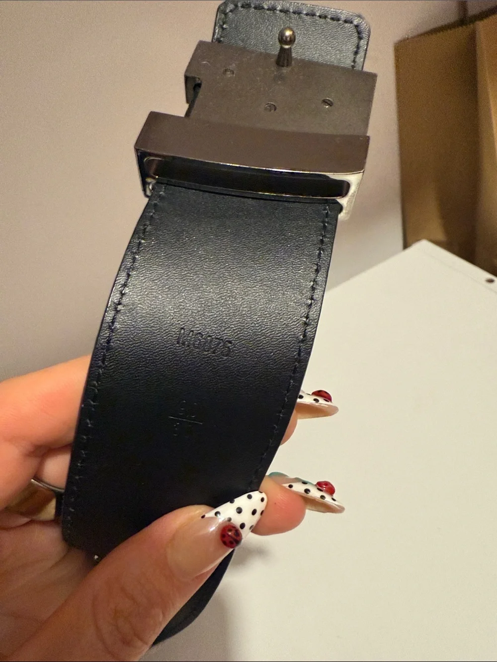 Louis Vuitton Black Textured Leather Men's Belt with Silver LV Buckle - Picture 2 of 9